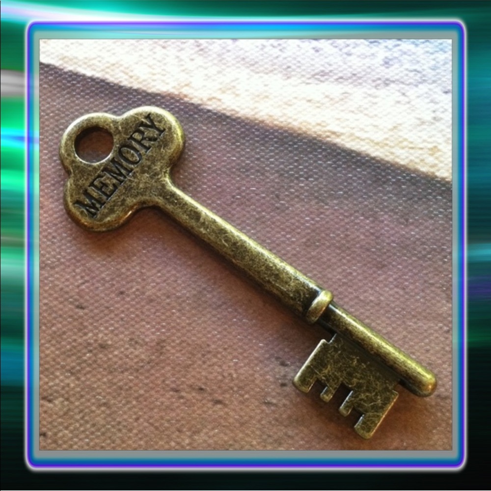 Skeleton Key Pendant (+1) - Picture 2 of 5